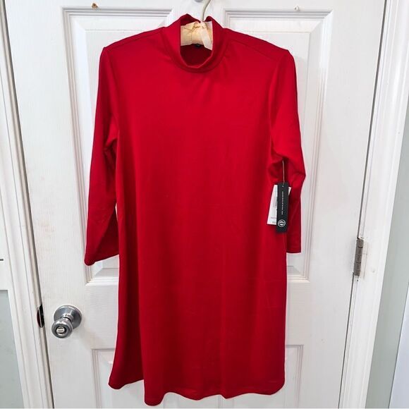 As U Wish Juniors Red Mock Neck Dress with 3/4 length sleeves in a size XS - Picture 10 of 11